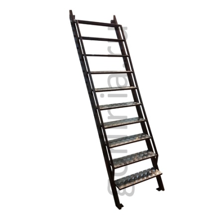 Усиленная лестница в подвал Дива для пологих маршей под напольные люки АМО и Булат